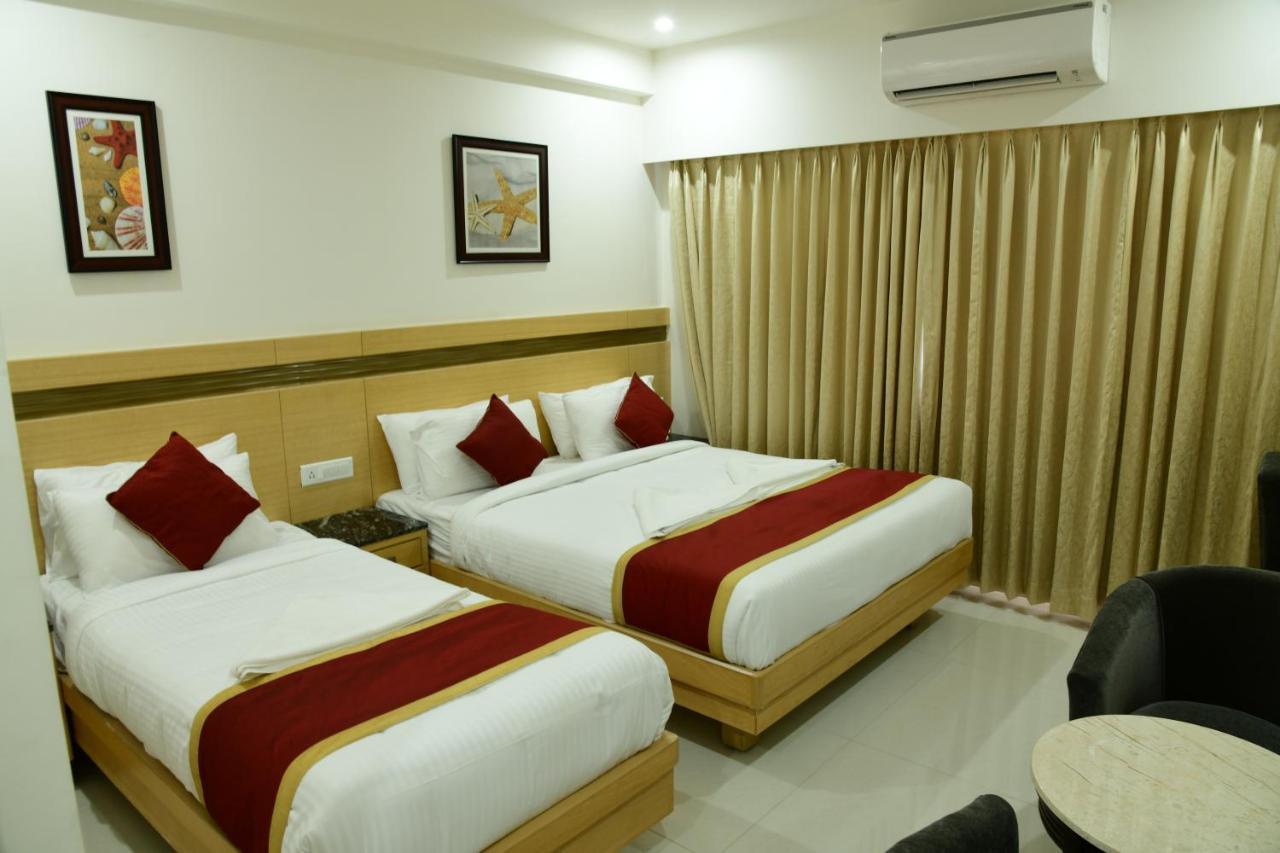 Hotel U.T.Elite Bangalore Bagian luar foto