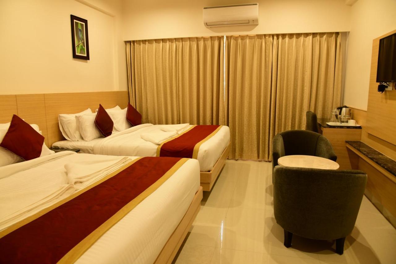 Hotel U.T.Elite Bangalore Bagian luar foto