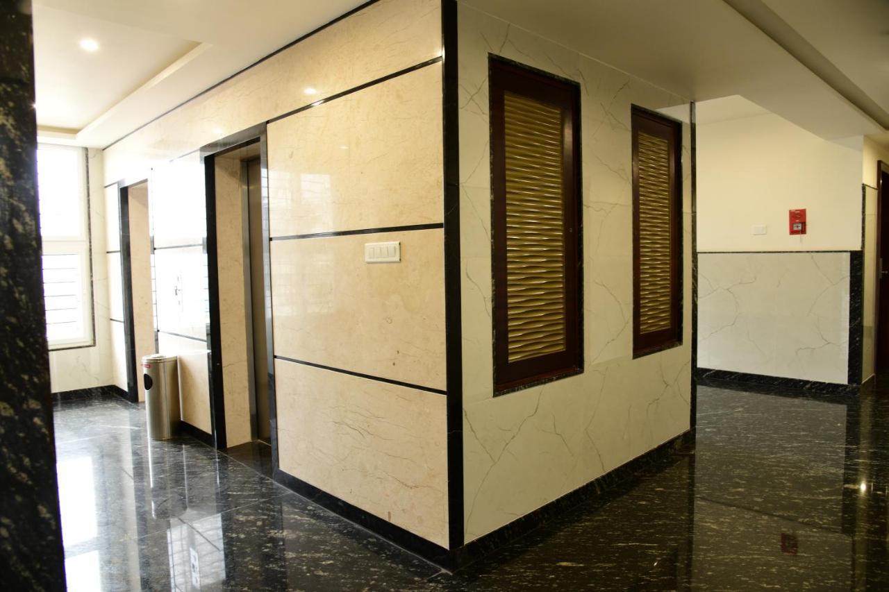 Hotel U.T.Elite Bangalore Bagian luar foto