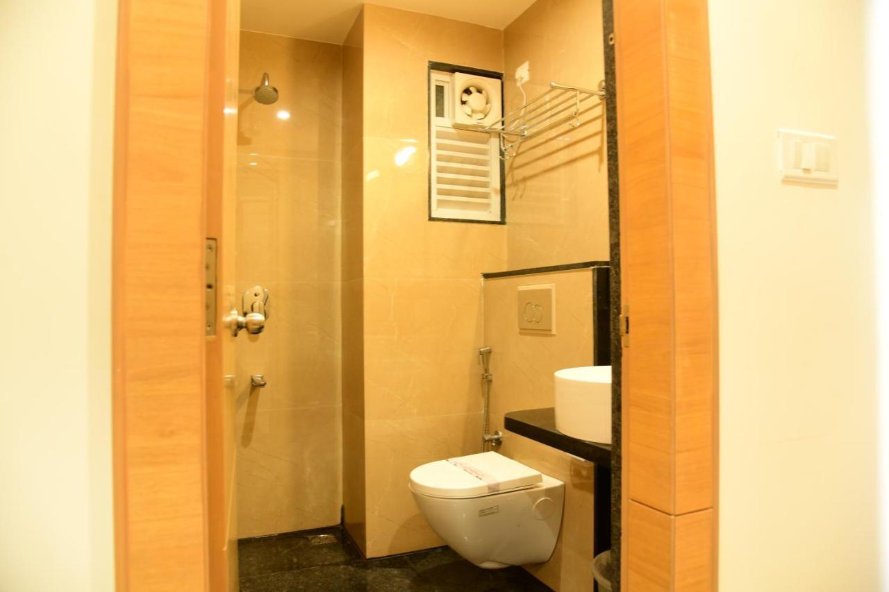 Hotel U.T.Elite Bangalore Bagian luar foto