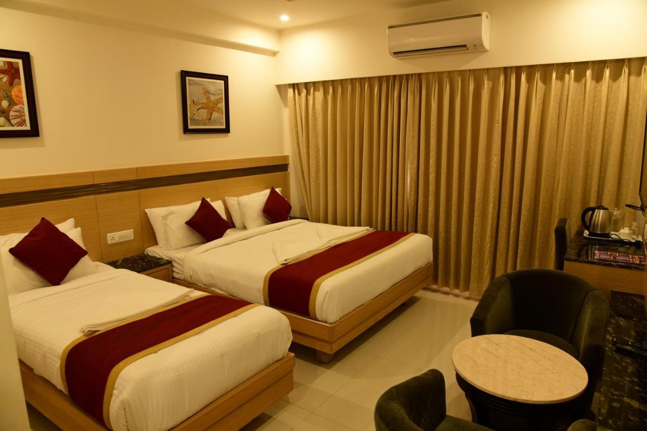 Hotel U.T.Elite Bangalore Bagian luar foto