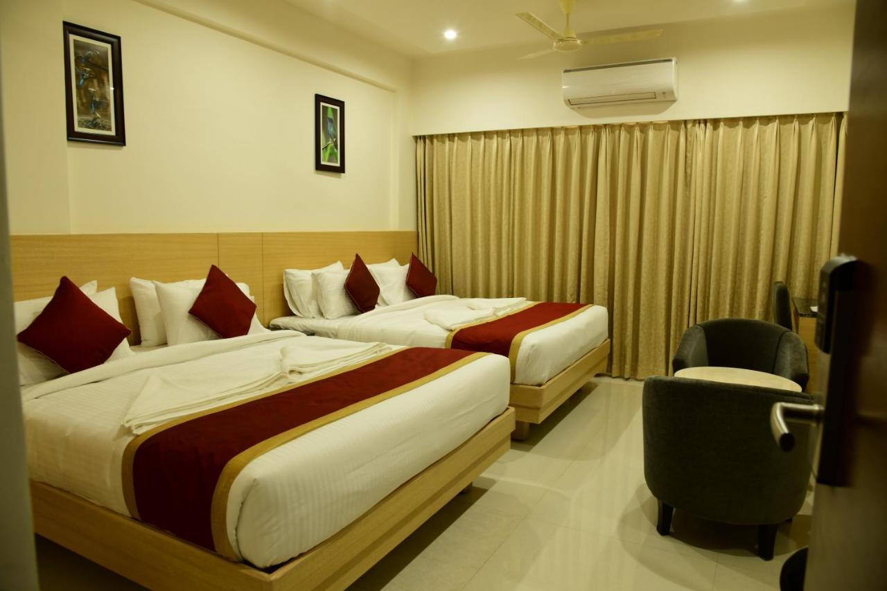 Hotel U.T.Elite Bangalore Bagian luar foto