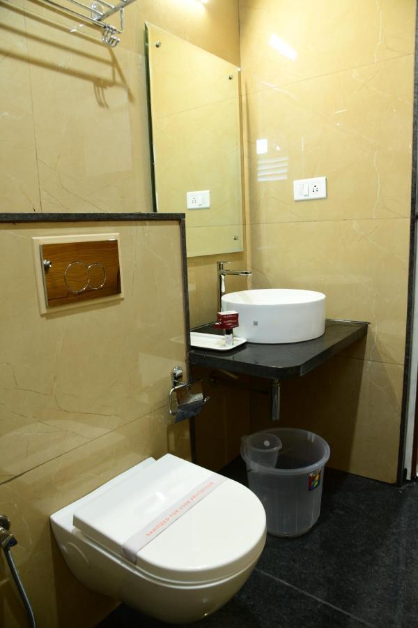 Hotel U.T.Elite Bangalore Bagian luar foto