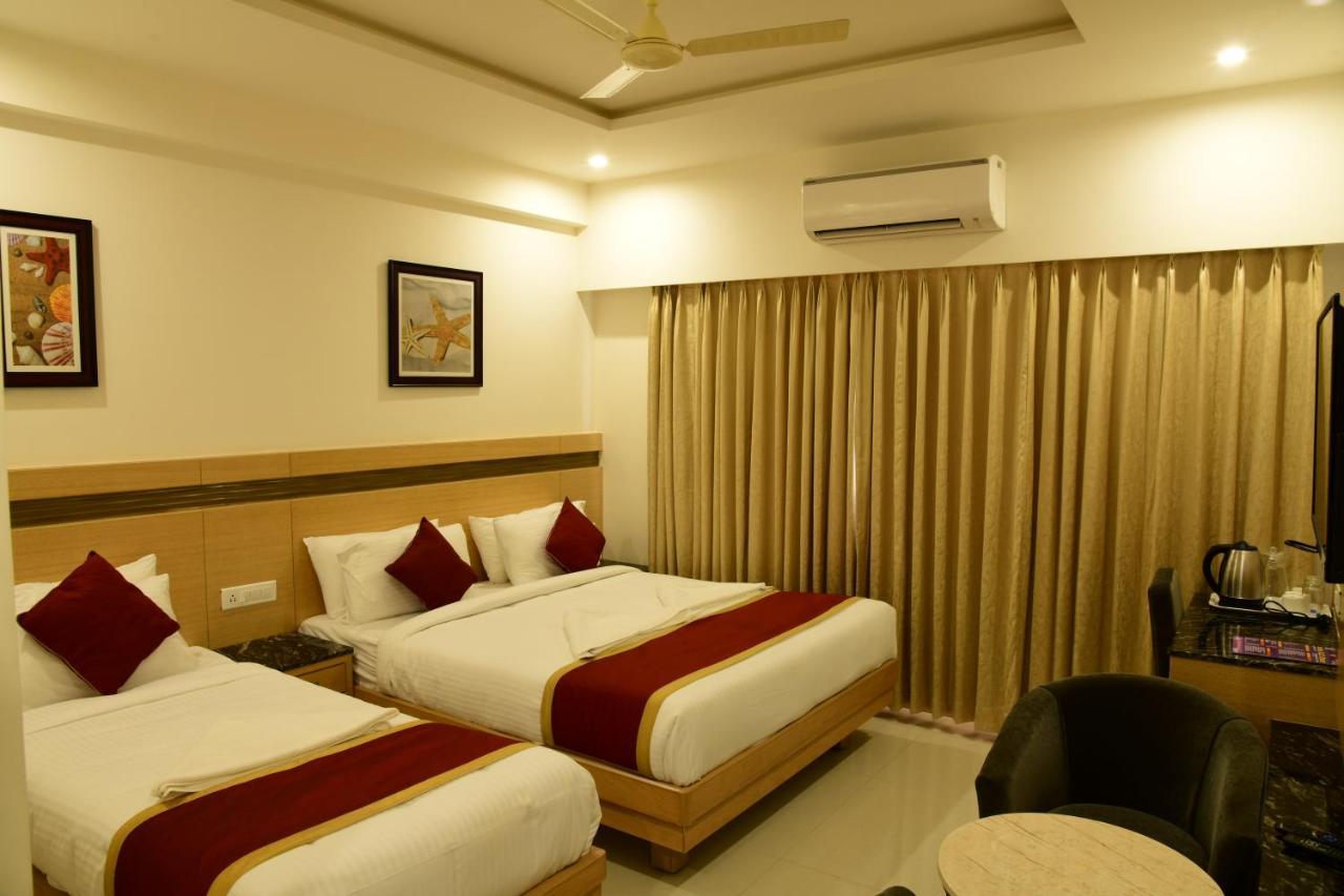 Hotel U.T.Elite Bangalore Bagian luar foto