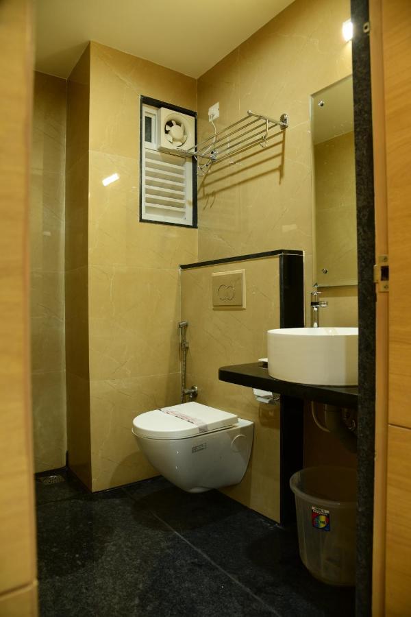 Hotel U.T.Elite Bangalore Bagian luar foto