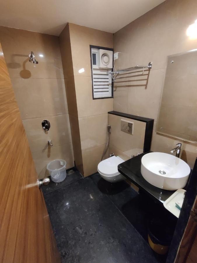Hotel U.T.Elite Bangalore Bagian luar foto