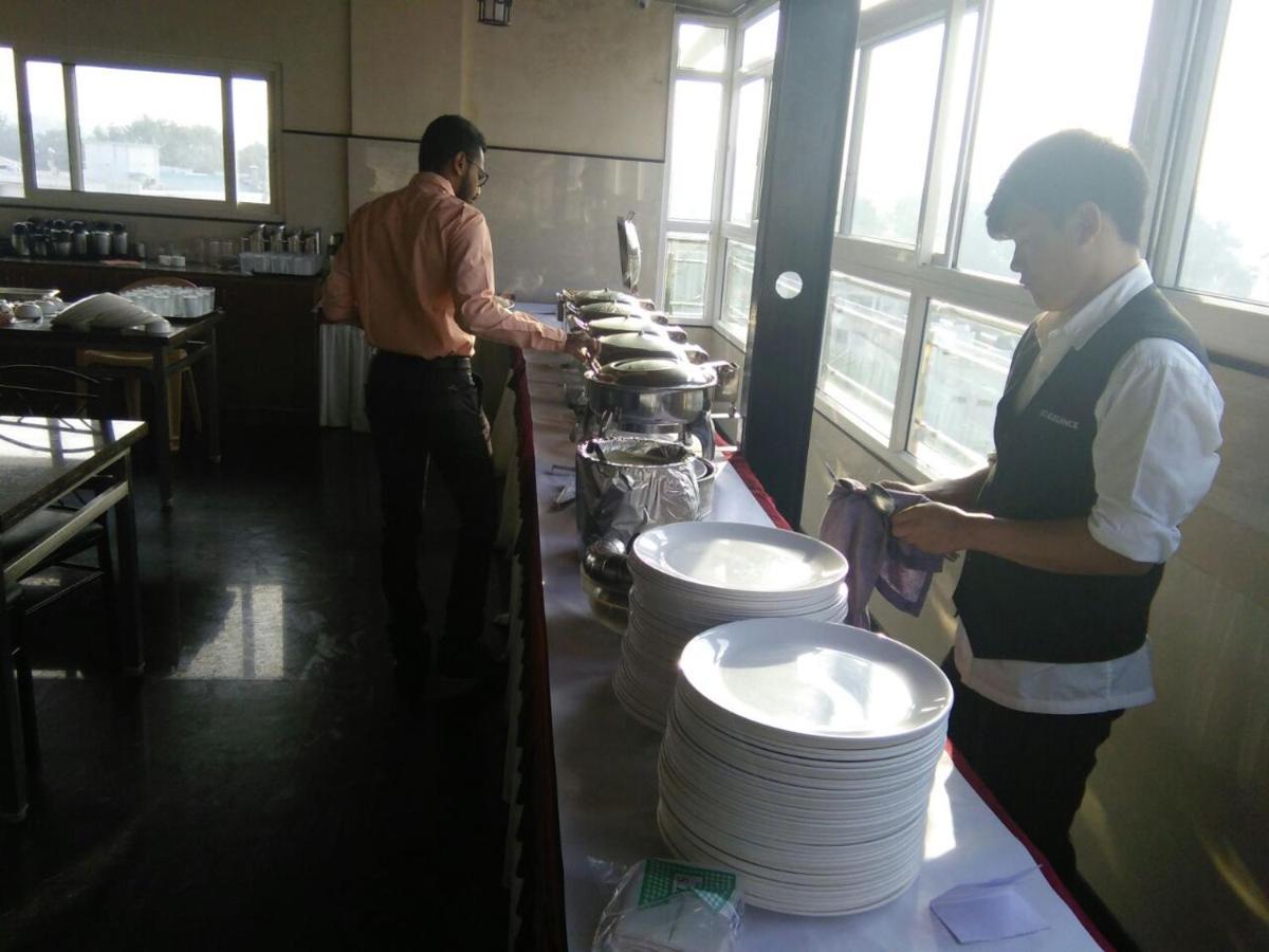 Hotel U.T.Elite Bangalore Bagian luar foto